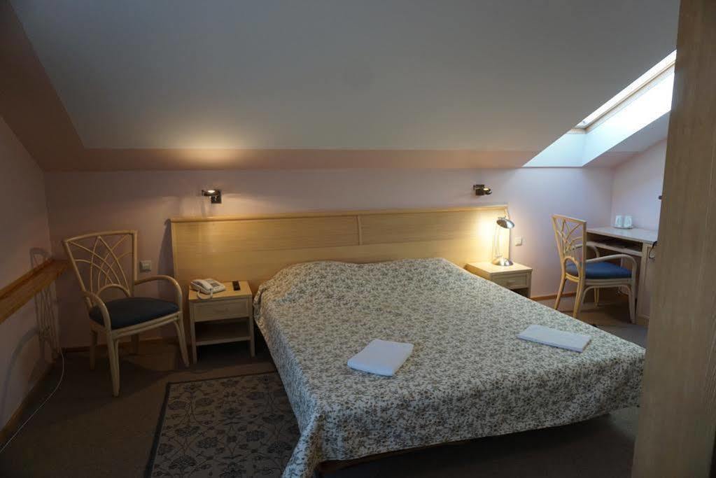 Roze Boutique Hotel Liepaja Bagian luar foto